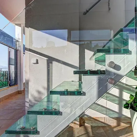 Villa The